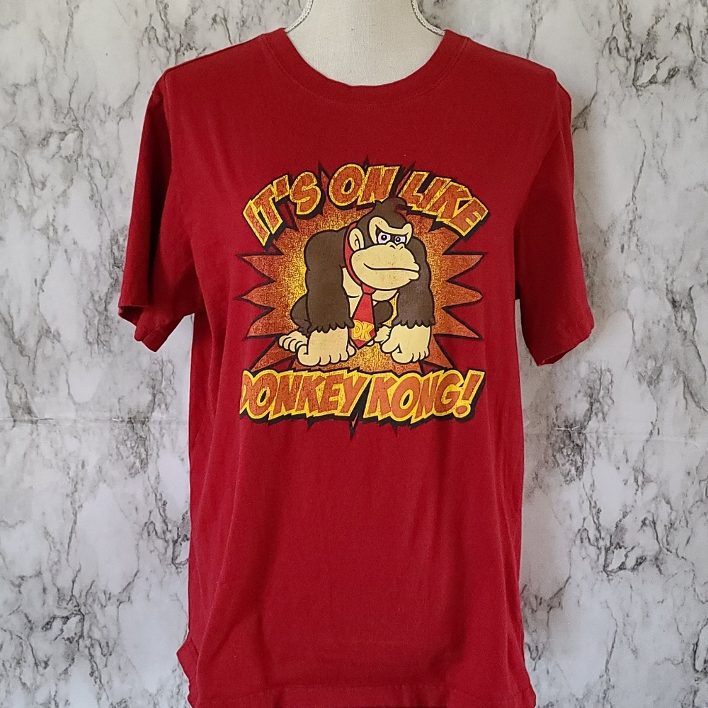 Super Mario Donkey Kong tee size medium